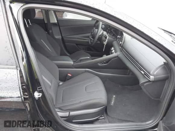 ✅ 2024 Hyundai Elantra SE • VIN: KMHLL4DG7RU849692 • Lot: 42572828. Listed on IAAI with 10,110 mi miles. Access the free auction sales archive from the USA and view a detailed vehicle history report at DreamBid. Image 5.