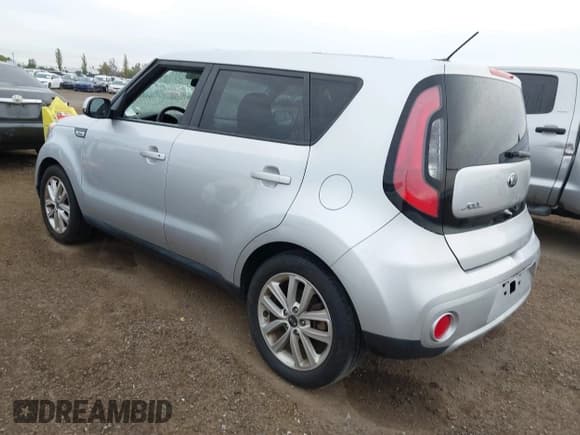 ✅ 2018 Kia Soul + • VIN: KNDJP3A51J7585949 • Lot: 43715585. Listed on IAAI with 93,576 mi. Free auction sales archive from the USA and detailed vehicle history report at DreamBid. Image 3.
