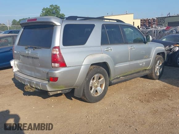 ✅ 2005 Toyota 4Runner Limited • VIN: JTEBT17R958022075 • Лот: 42937016. Опубликован ранее на IAAI с пробегом 245 432 миль. Бесплатный доступ к архиву аукционных продаж из США и подробный отчёт об истории автомобиля на DreamBid. Изображение 4.
