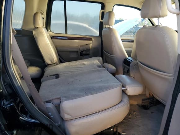 ✅ 2004 Ford Explorer • VIN: 1FMZU65K94UA64802 • Lot: 75083554. Wystawiony na Copart z przebiegiem Nie podano. Bezpłatny archiwum sprzedaży aukcyjnych z USA i szczegółowy raport historii pojazdu na DreamBid. Zdjęcie 10.