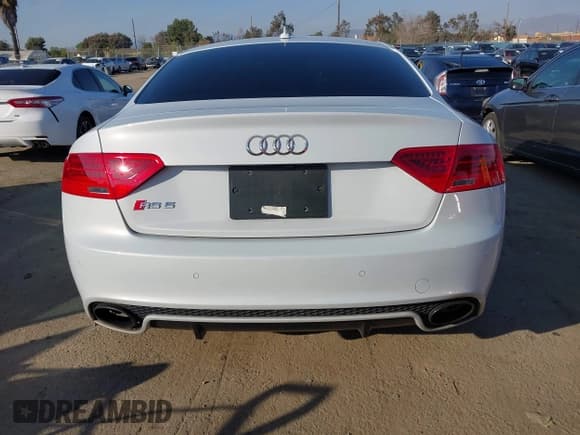 ✅ 2015 Audi RS 5 • VIN: WUAC6AFR6FA901158 • Lot: 41534905. Listed on IAAI with 35,921 mi. Free auction sales archive from the USA and detailed vehicle history report at DreamBid. Image 16.