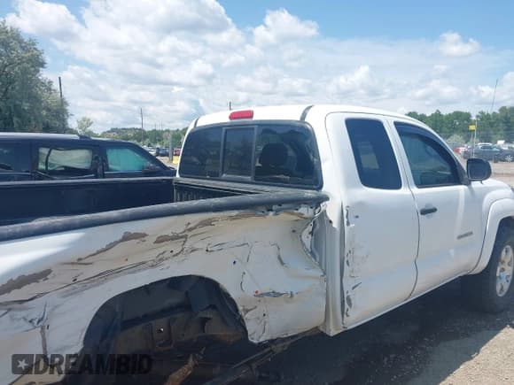 ✅ 2005 Toyota Tacoma • VIN: 5TEUU42N55Z035078 • Lot: 42428869. Listed on IAAI with 304,345 mi. Free auction sales archive from the USA and detailed vehicle history report at DreamBid. Image 17.