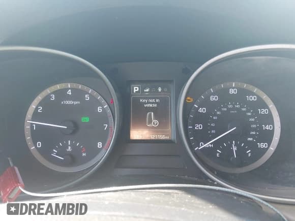 ✅ 2018 Hyundai Santa Fe 2.4L • VIN: 5NMZUDLB6JH105384 • Лот: 43462768. Опубликован ранее на IAAI с пробегом 121 156 миль. Бесплатный доступ к архиву аукционных продаж из США и подробный отчёт об истории автомобиля на DreamBid. Изображение 7.