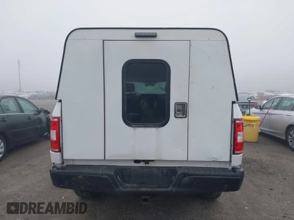 ✅ 2018 Ford F-150 XL • VIN: 1FTMF1EB1JKE19030 • Lot: 42233745. Listed on IAAI with 193,352 mi. Free auction sales archive from the USA and detailed vehicle history report at DreamBid. Image 16.