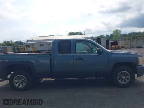 ✅ 2011 Chevrolet Silverado 1500 LS • VIN: 1GCRKREA0BZ168694 • Lot: 42818631. Wystawiony na IAAI z przebiegiem 405 702 mil mil. Skorzystaj z bezpłatnego archiwum sprzedaży aukcyjnych z USA i zobacz szczegółowy raport historii pojazdu na DreamBid. Zdjęcie 13.