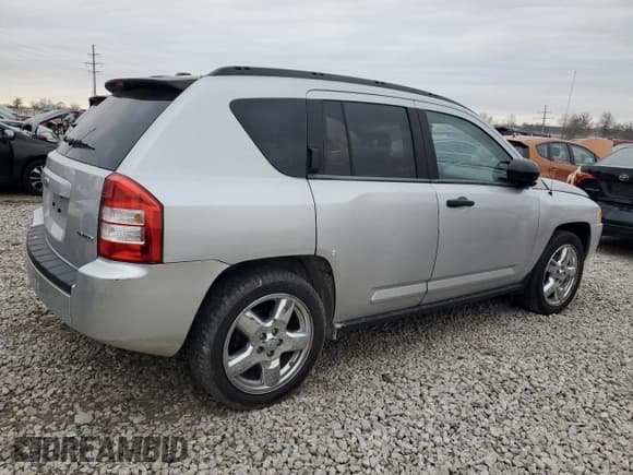 ✅ 2009 Jeep Compass • VIN: 1J8FT57B99D209998 • Lot: 82871464. Wystawiony na Copart z przebiegiem 61 068 mil. Bezpłatny archiwum sprzedaży aukcyjnych z USA i szczegółowy raport historii pojazdu na DreamBid. Zdjęcie 3.