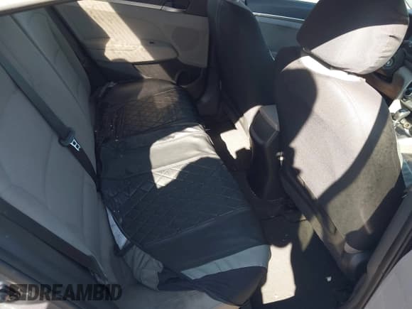 ✅ 2019 Hyundai Elantra SE • VIN: KMHD74LF0KU852585 • Lot: 43531562. Listed on IAAI with 62,240 mi. Free auction sales archive from the USA and detailed vehicle history report at DreamBid. Image 8.