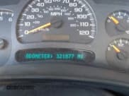 ✅ 2004 Chevrolet Silverado 2500HD Work Truck • VIN: 1GCHC29U24E106048 • Lot: 43763871. Wystawiony na IAAI z przebiegiem 321 877 mil. Bezpłatny archiwum sprzedaży aukcyjnych z USA i szczegółowy raport historii pojazdu na DreamBid. Zdjęcie 7.