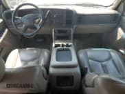 ✅ 2004 Chevrolet Suburban LS • VIN: 3GNEC16Z64G188962 • Лот: 51783375. Опубликован ранее на Copart с пробегом 190 017 миль. Бесплатный доступ к архиву аукционных продаж из США и подробный отчёт об истории автомобиля на DreamBid. Изображение 8.