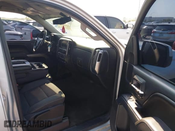 ✅ 2015 Chevrolet Silverado 1500 LT • VIN: 3GCPCREC9FG268188 • Lot: 43222835. Wystawiony na IAAI z przebiegiem 197 233 mil. Bezpłatny archiwum sprzedaży aukcyjnych z USA i szczegółowy raport historii pojazdu na DreamBid. Zdjęcie 5.