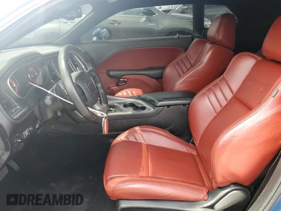 ✅ 2021 Dodge Challenger SRT Hellcat Widebody • VIN: 2C3CDZC90MH620725 • Lot: 61310204. Wystawiony na Copart z przebiegiem 23 728 mil. Bezpłatny archiwum sprzedaży aukcyjnych z USA i szczegółowy raport historii pojazdu na DreamBid. Zdjęcie 7.