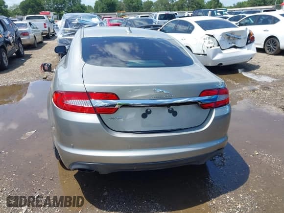 ✅ 2014 Jaguar XF T • VIN: SAJWA0ES3EPU09854 • Lot: 42510713. Listed on IAAI with 90,042 mi. Free auction sales archive from the USA and detailed vehicle history report at DreamBid. Image 16.
