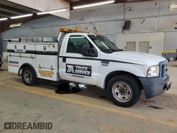✅ 2006 Ford F-350 XL • VIN: 1FDSF34506EC09843 • Лот: 72252064. Опубликован ранее на Copart с пробегом 310 514 миль. Бесплатный доступ к архиву аукционных продаж из США и подробный отчёт об истории автомобиля на DreamBid. Изображение 4.