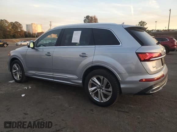 ✅ 2021 Audi Q7 Premium • VIN: WA1AJAF76MD037333 • Lot: 92799585. Wystawiony na Copart z przebiegiem 85 985 mil. Bezpłatny archiwum sprzedaży aukcyjnych z USA i szczegółowy raport historii pojazdu na DreamBid. Zdjęcie 2.