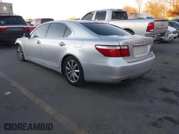 ✅ 2008 Lexus LS 460 L • VIN: JTHGL46F485021732 • Лот: 41265691. Опубликован ранее на IAAI с пробегом Не указан. Бесплатный доступ к архиву аукционных продаж из США и подробный отчёт об истории автомобиля на DreamBid. Изображение 3.