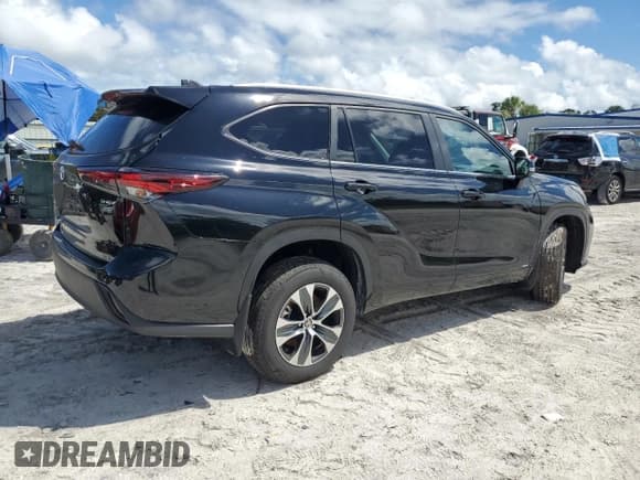 ✅ 2025 Toyota Highlander Hybrid XLE • VIN: 5TDKBRCHXSS677677 • Лот: 81322925. Опубликован ранее на Copart с пробегом 6 370 миль. Бесплатный доступ к архиву аукционных продаж из США и подробный отчёт об истории автомобиля на DreamBid. Изображение 3.