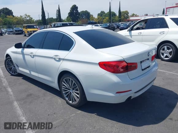 ✅ 2020 BMW 5 Series 530i • VIN: WBAJR3C04LCE14442 • Lot: 42915763. Wystawiony na IAAI z przebiegiem 71 741 mil. Bezpłatny archiwum sprzedaży aukcyjnych z USA i szczegółowy raport historii pojazdu na DreamBid. Zdjęcie 3.
