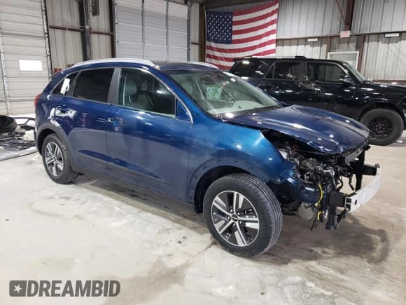 ✅ 2022 Kia Niro EX Premium • VIN: KNDCE3LC3N5490823 • Lot: 55210755. Wystawiony na Copart z przebiegiem 35 627 mil. Bezpłatny archiwum sprzedaży aukcyjnych z USA i szczegółowy raport historii pojazdu na DreamBid. Zdjęcie 4.