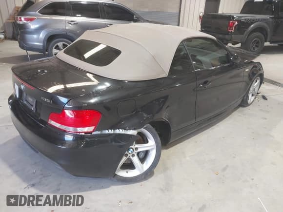 ✅ 2009 BMW 1 Series 135i • VIN: WBAUN93559VK41113 • Lot: 43665715. Listed on IAAI with 79,256 mi. Free auction sales archive from the USA and detailed vehicle history report at DreamBid. Image 4.