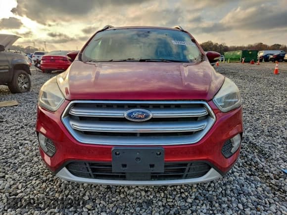 ✅ 2017 Ford Escape Titanium • VIN: 1FMCU0J90HUC35559 • Лот: 93352335. Опубликован ранее на Copart с пробегом 146 556 миль. Бесплатный доступ к архиву аукционных продаж из США и подробный отчёт об истории автомобиля на DreamBid. Изображение 5.