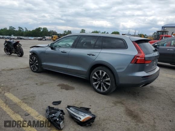 ✅ 2020 Volvo V60 • VIN: YV4102WK2L1041315 • Lot: 58509244. Listed on Copart with 47,946 mi. Free auction sales archive from the USA and detailed vehicle history report at DreamBid. Image 2.