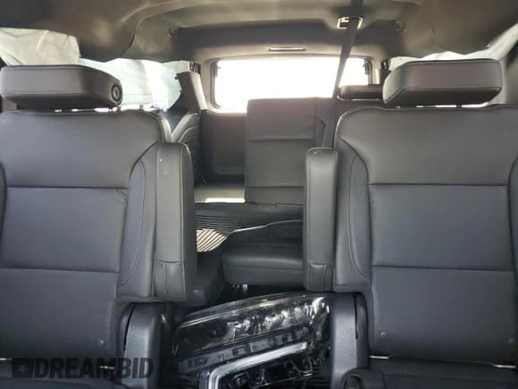 ✅ 2021 Chevrolet Suburban Z71 • VIN: 1GNSKDKD3MR479663 • Lot: 82222395. Listed on Copart with 68,737 mi. Free auction sales archive from the USA and detailed vehicle history report at DreamBid. Image 10.