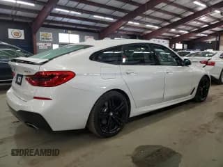 ✅ 2019 BMW 6 Series 640i xDrive • VIN: WBAJV6C55KBK07990 • Lot: 89869205. Wystawiony na Copart z przebiegiem 115 977 mil. Bezpłatny archiwum sprzedaży aukcyjnych z USA i szczegółowy raport historii pojazdu na DreamBid. Zdjęcie 3.