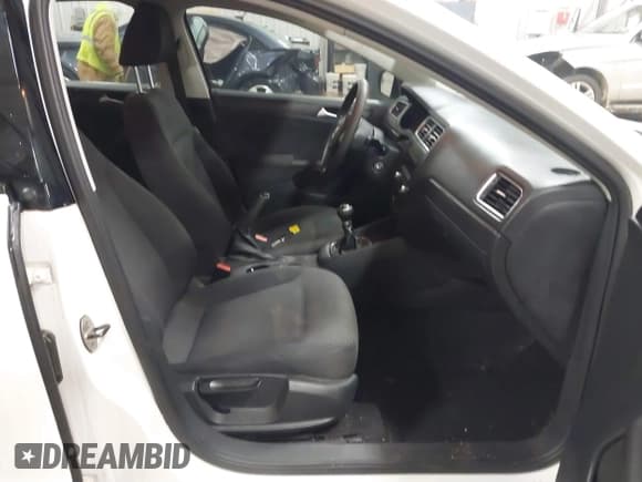 ✅ 2012 Volkswagen Jetta S • VIN: 3VW1K7AJXCM353326 • Лот: 41582886. Опубликован ранее на IAAI с пробегом 120 390 миль. Бесплатный доступ к архиву аукционных продаж из США и подробный отчёт об истории автомобиля на DreamBid. Изображение 5.