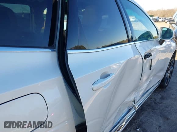 ✅ 2019 Volvo XC60 Inscription • VIN: LYV102DL8KB231545 • Лот: 41327800. Опубликован ранее на IAAI с пробегом 81 636 миль. Бесплатный доступ к архиву аукционных продаж из США и подробный отчёт об истории автомобиля на DreamBid. Изображение 17.