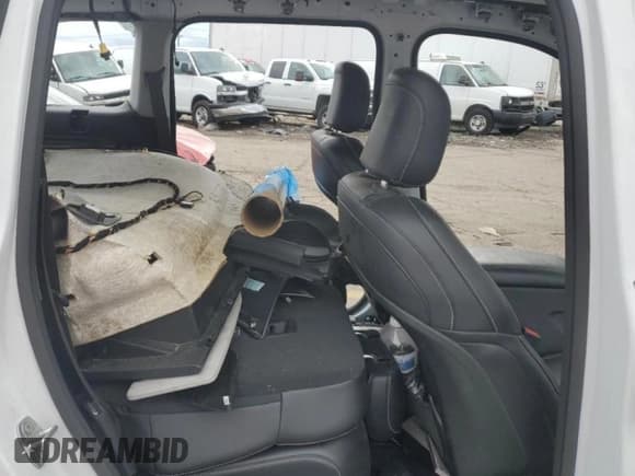 ✅ 2024 Jeep Grand Cherokee • VIN: 1C4RJYB64R8959470 • Lot: 87353735. Wystawiony na Copart z przebiegiem Nie podano. Bezpłatny archiwum sprzedaży aukcyjnych z USA i szczegółowy raport historii pojazdu na DreamBid. Zdjęcie 11.