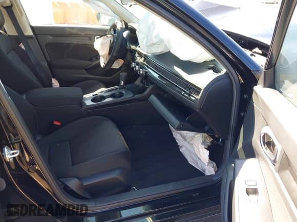 ✅ 2025 Honda Civic LX • VIN: 2HGFE2F20SH593892 • Lot: 43512469. Listed on IAAI with 7,719 mi. Free auction sales archive from the USA and detailed vehicle history report at DreamBid. Image 5.