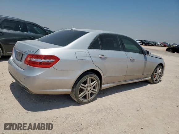 ✅ 2011 Mercedes-Benz E 550 Luxury • VIN: WDDHF9AB7BA302006 • Лот: 57443775. Опубликован ранее на Copart с пробегом 157 341 миль. Бесплатный доступ к архиву аукционных продаж из США и подробный отчёт об истории автомобиля на DreamBid. Изображение 3.