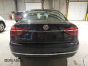 ✅ 2017 Volkswagen Passat S • VIN: 1VWAT7A37HC002915 • Лот: 91670495. Опубликован ранее на Copart с пробегом 70 639 миль. Бесплатный доступ к архиву аукционных продаж из США и подробный отчёт об истории автомобиля на DreamBid. Изображение 6.