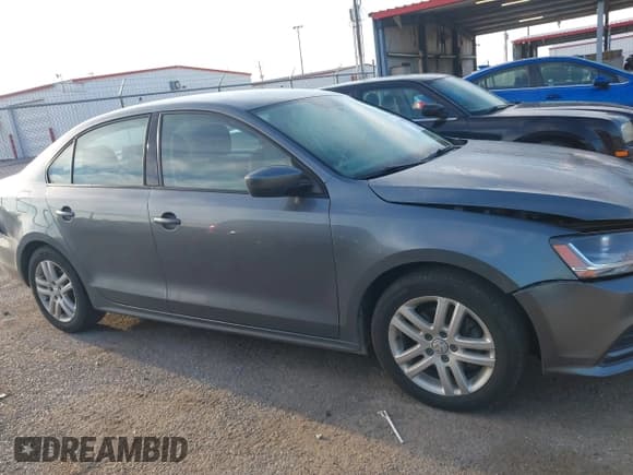 ✅ 2018 Volkswagen Jetta S • VIN: 3VW2B7AJ6JM235985 • Lot: 42962991. Listed on IAAI with 116,926 mi. Free auction sales archive from the USA and detailed vehicle history report at DreamBid. Image 13.