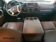 ✅ 2012 Chevrolet Silverado 2500HD LT • VIN: 1GC1KXC8XCF101945 • Lot: 71562095. Wystawiony na Copart z przebiegiem 183 156 mil. Bezpłatny archiwum sprzedaży aukcyjnych z USA i szczegółowy raport historii pojazdu na DreamBid. Zdjęcie 8.