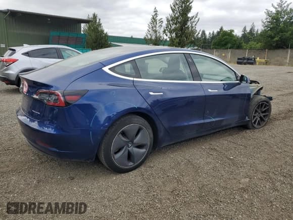 ✅ 2020 Tesla Model 3 Long Range • VIN: 5YJ3E1EBXLF617698 • Лот: 60532125. Опубликован ранее на Copart с пробегом 28 841 миль. Бесплатный доступ к архиву аукционных продаж из США и подробный отчёт об истории автомобиля на DreamBid. Изображение 3.