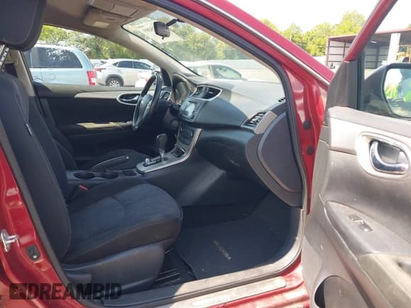 ✅ 2015 Nissan Sentra SV • VIN: 3N1AB7AP4FL682978 • Lot: 42975089. Wystawiony na IAAI z przebiegiem 59 437 mil. Bezpłatny archiwum sprzedaży aukcyjnych z USA i szczegółowy raport historii pojazdu na DreamBid. Zdjęcie 5.