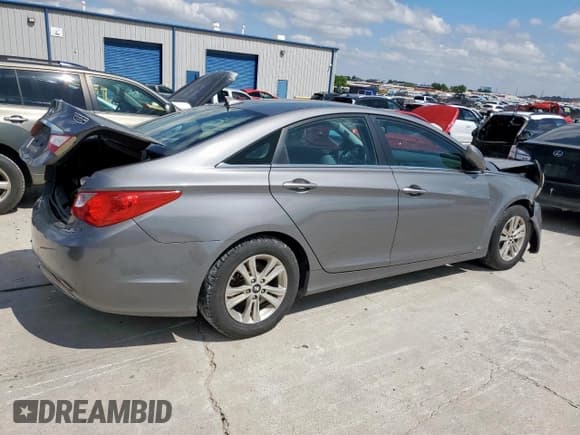 ✅ 2013 Hyundai Sonata GLS • VIN: 5NPEB4ACXDH781358 • Lot: 56086485. Listed on Copart with 199,633 mi. Free auction sales archive from the USA and detailed vehicle history report at DreamBid. Image 3.