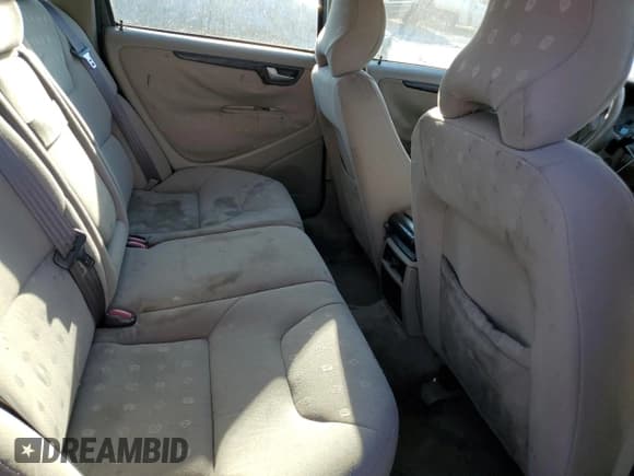 ✅ 2004 Volvo V70 • VIN: YV1SW61T442362257 • Lot: 70983704. Listed on Copart with Not provided. Free auction sales archive from the USA and detailed vehicle history report at DreamBid. Image 12.