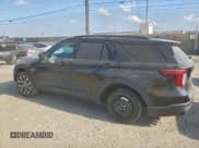 ✅ 2021 Ford Explorer ST • VIN: 1FM5K8GC4MGA46440 • Lot: 94921265. Wystawiony na Copart z przebiegiem 22 685 mil. Bezpłatny archiwum sprzedaży aukcyjnych z USA i szczegółowy raport historii pojazdu na DreamBid. Zdjęcie 2.