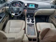 ✅ 2019 Honda Pilot EX-L • VIN: 5FNYF6H5XKB075765 • Лот: 93440515. Опубликован ранее на Copart с пробегом 96 994 миль. Бесплатный доступ к архиву аукционных продаж из США и подробный отчёт об истории автомобиля на DreamBid. Изображение 8.