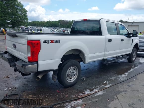 ✅ 2017 Ford F-250 Lariat • VIN: 1FT7W2B69HEE77552 • Lot: 42728864. Wystawiony na IAAI z przebiegiem 70 211 mil. Bezpłatny archiwum sprzedaży aukcyjnych z USA i szczegółowy raport historii pojazdu na DreamBid. Zdjęcie 4.