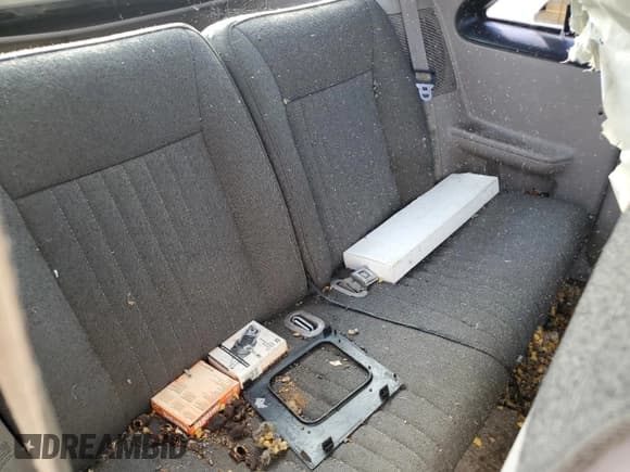 ✅ 1988 Ford Mustang • VIN: 1FABP41A7JF117002 • Lot: 84570564. Listed on Copart with 63,626 mi. Free auction sales archive from the USA and detailed vehicle history report at DreamBid. Image 10.