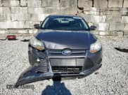 ✅ 2014 Ford Focus SE • VIN: 1FADP3F2XEL450306 • Lot: 90985275. Wystawiony na Copart z przebiegiem 127 366 mil. Bezpłatny archiwum sprzedaży aukcyjnych z USA i szczegółowy raport historii pojazdu na DreamBid. Zdjęcie 5.