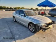 ✅ 2015 BMW 3 Series 320i • VIN: WBA3B1C59FP831756 • Lot: 84997475. Wystawiony na Copart z przebiegiem 134 181 mil. Bezpłatny archiwum sprzedaży aukcyjnych z USA i szczegółowy raport historii pojazdu na DreamBid. Zdjęcie 4.