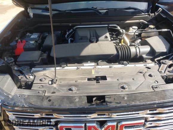 ✅ 2023 GMC Canyon 4WD Denali • VIN: 1GTP6FEK9P1146606 • Lot: 41330983. Wystawiony na IAAI z przebiegiem 18 907 mil. Bezpłatny archiwum sprzedaży aukcyjnych z USA i szczegółowy raport historii pojazdu na DreamBid. Zdjęcie 10.