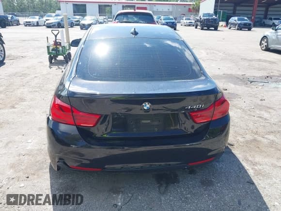 ✅ 2018 BMW 4 Series 440i • VIN: WBA4J5C59JBF07455 • Lot: 43597969. Wystawiony na IAAI z przebiegiem 77 355 mil. Bezpłatny archiwum sprzedaży aukcyjnych z USA i szczegółowy raport historii pojazdu na DreamBid. Zdjęcie 17.