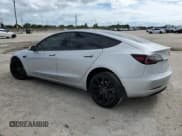 ✅ 2018 Tesla Model 3 Long Range Battery • VIN: 5YJ3E1EB8JF069276 • Lot: 92354225. Wystawiony na Copart z przebiegiem 41 474 mil. Bezpłatny archiwum sprzedaży aukcyjnych z USA i szczegółowy raport historii pojazdu na DreamBid. Zdjęcie 2.