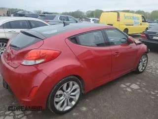 ✅ 2013 Hyundai Veloster w/Gray Int • VIN: KMHTC6AD2DU137573 • Lot: 50598474. Wystawiony na Copart z przebiegiem 82 258 mil. Bezpłatny archiwum sprzedaży aukcyjnych z USA i szczegółowy raport historii pojazdu na DreamBid. Zdjęcie 3.