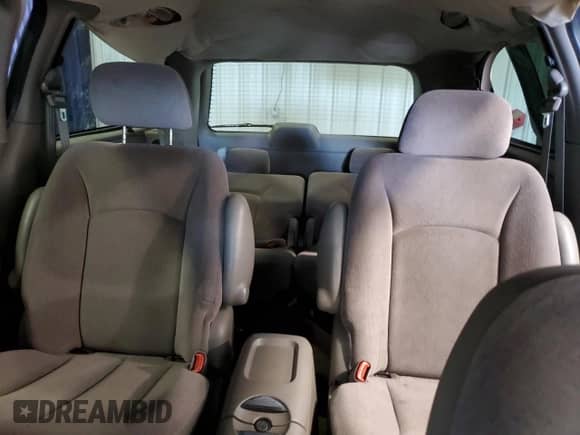 2002 Dodge Caravan EX с VIN 2B8GP74L52R545395, выставлен на аукционе Copart как лот 73594244 с пробегом 294 390 миль миль и Списание • Salvage title. История ставок и продаж доступна на DreamBid. Изображение 10.